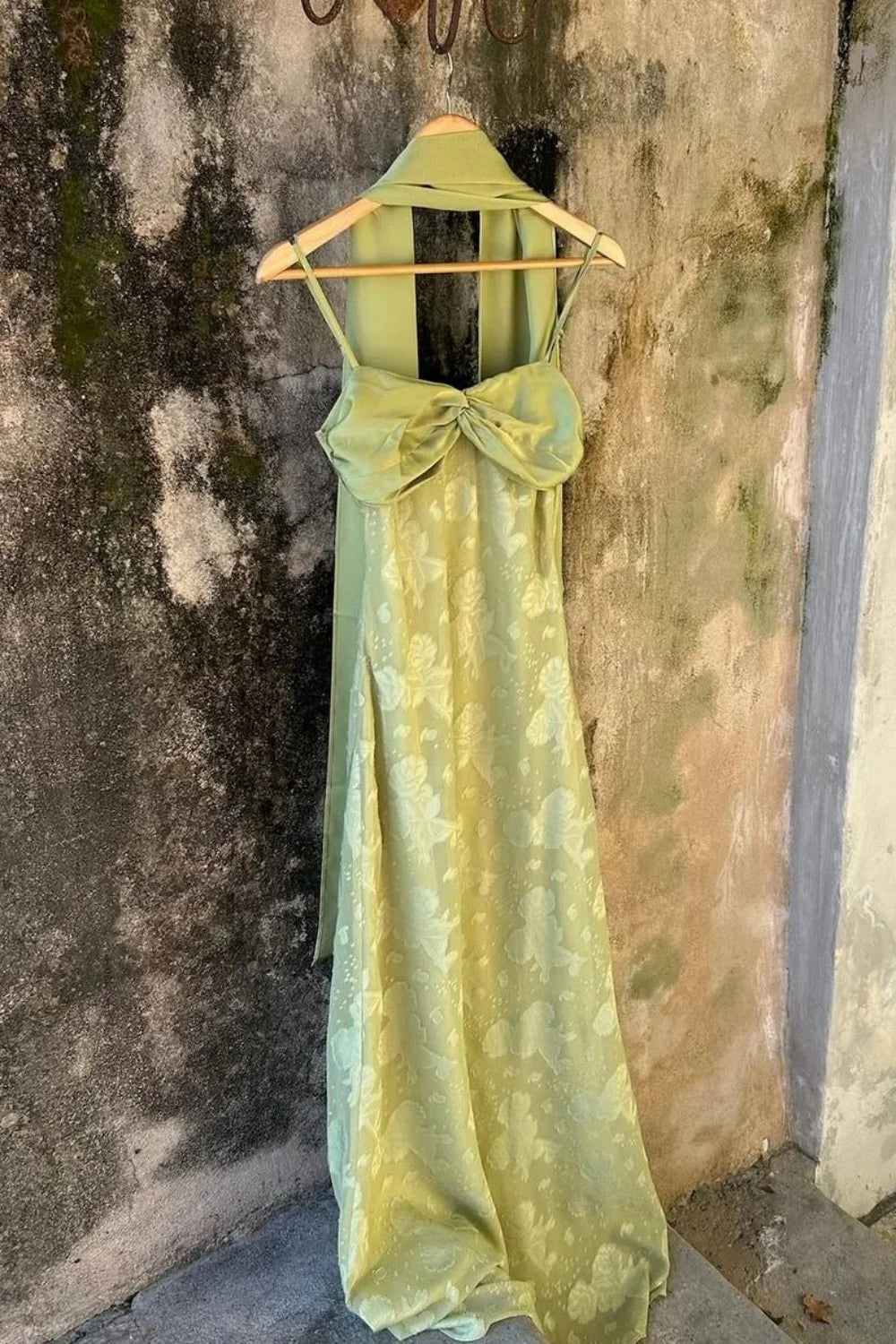 Vintage-Inspired Sage Green Long Prom Dress With Matching Neck Scarf AD155