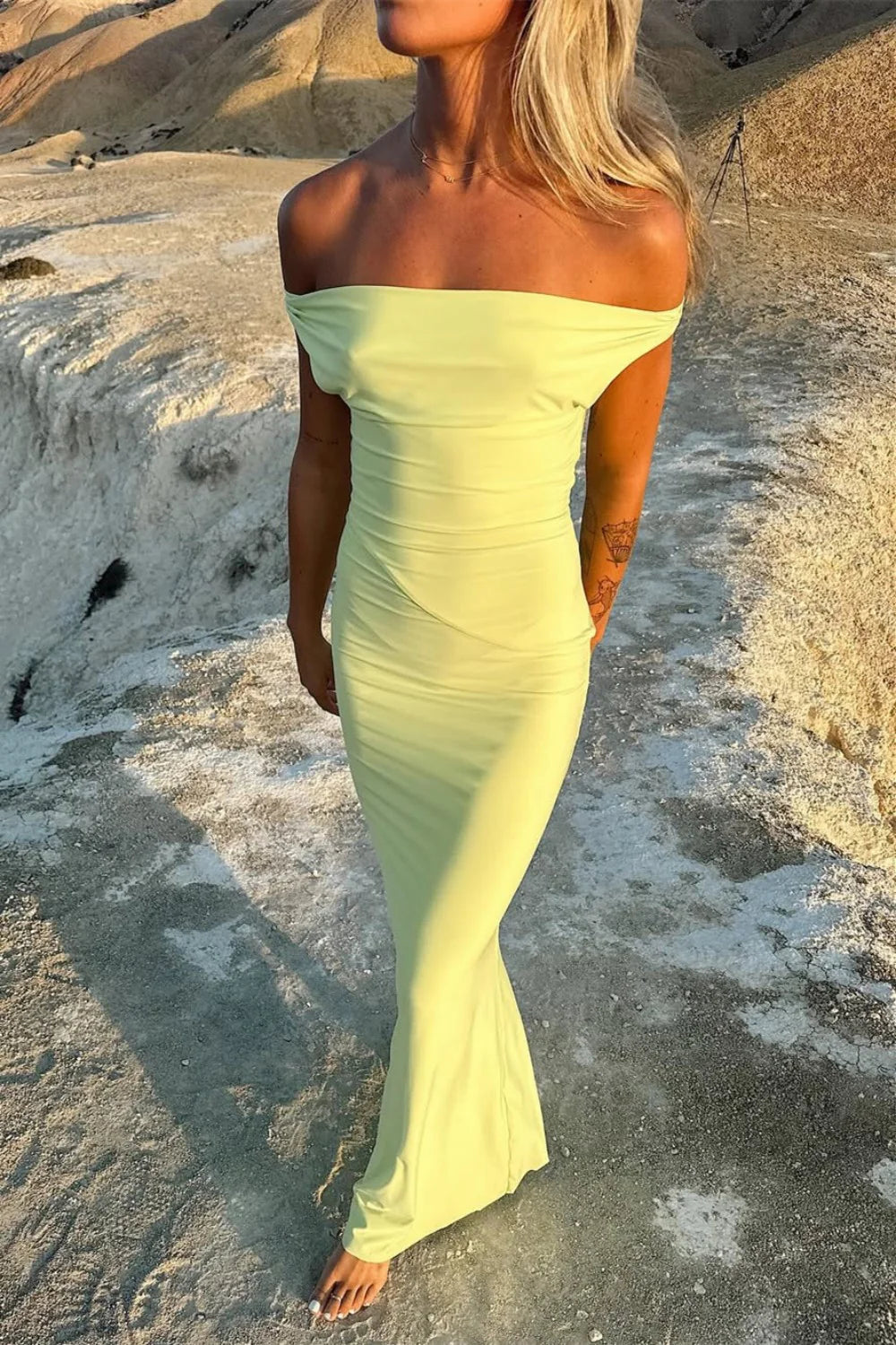 Sleek Pastel Yellow Off-Shoulder Mermaid Silhouette Prom Dress AD689