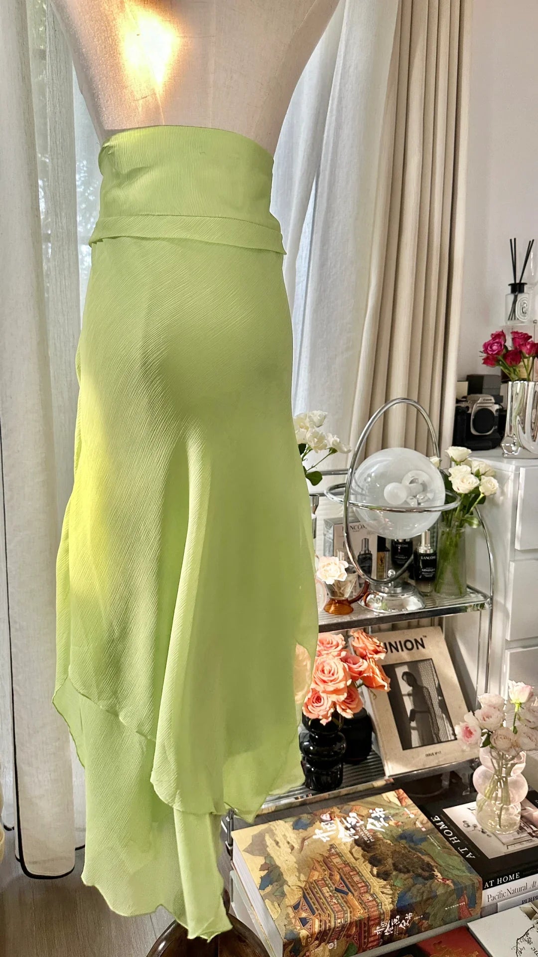 Vibrant Green Halter V‑Neck Sheath Beaded Prom Dress With Asymmetric Ruffle Hem AD869