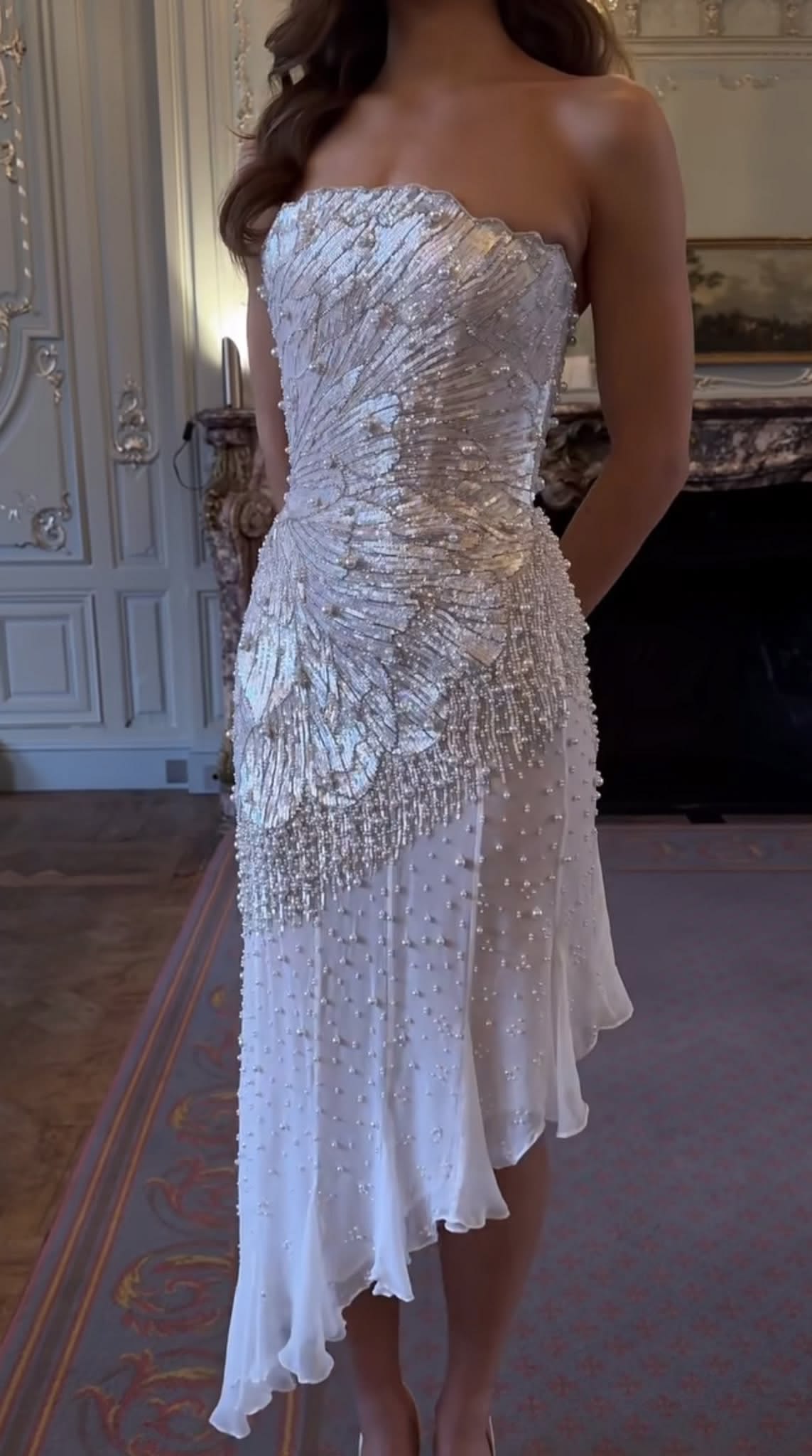 Luxury White Strapless Iridescent Fringe Pearl Asymmetrical Hem Chiffon Bodycon Long Prom Dress AD904