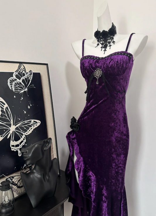 Enchanting Purple Velvet Spaghetti Straps Mermaid Long Prom Dress With High Slit And Black Rose Detail AD940