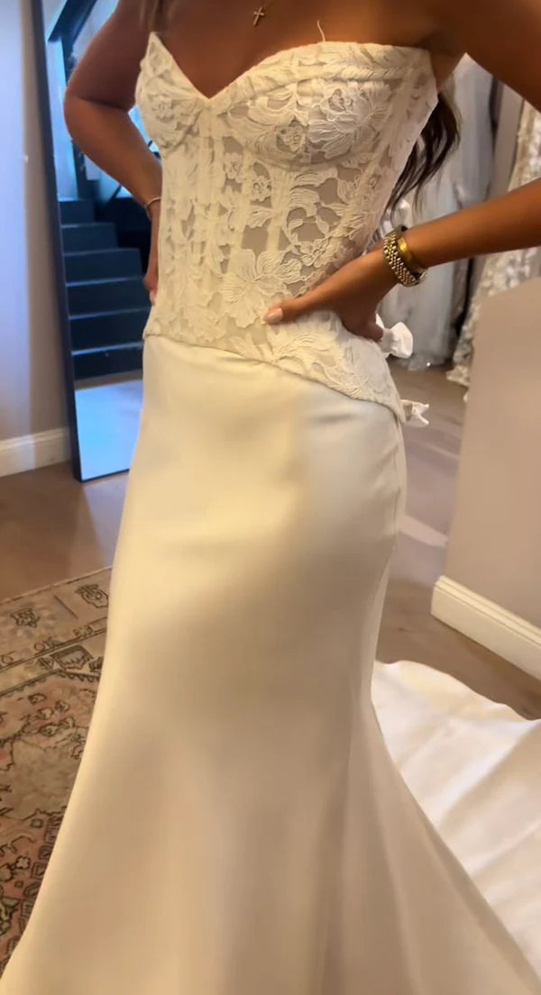 Elegant Ivory Sweetheart Neck Lace Corset Bodice Mermaid Wedding Dress With Chapel Train AE031