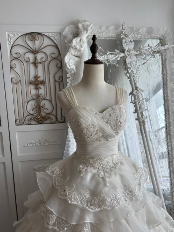 Vintage Ivory Pearl Straps A Line Wedding Dress With Beaded Lace Applique Bodice And Multi-Tier Ruffle Organza Skirt AE129