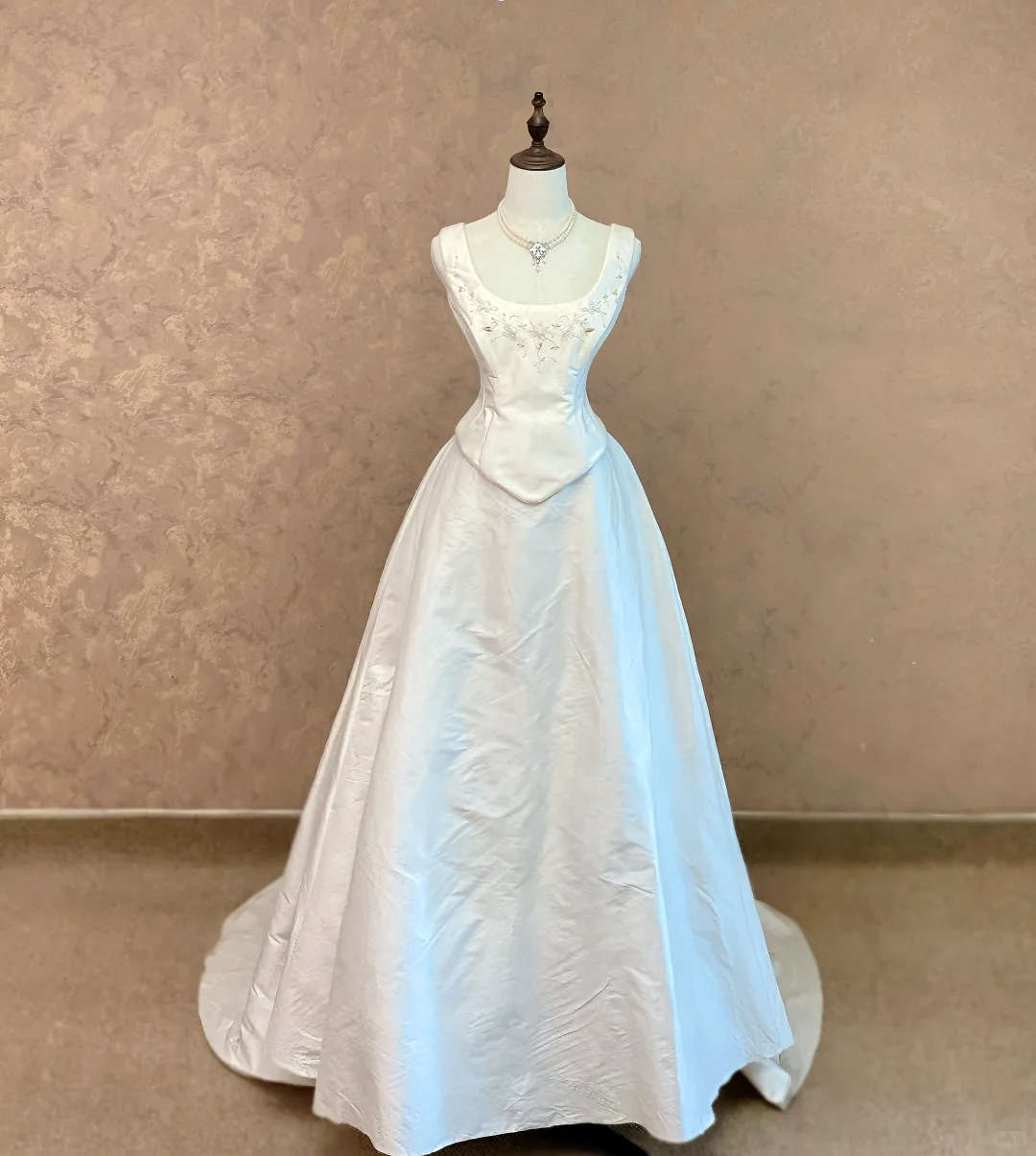 Minimalist Ivory U Neck Straps A Line Long Wedding Dress With Delicate Embroidery Neck,Sharp Heart Waist And Chapel Train AE130