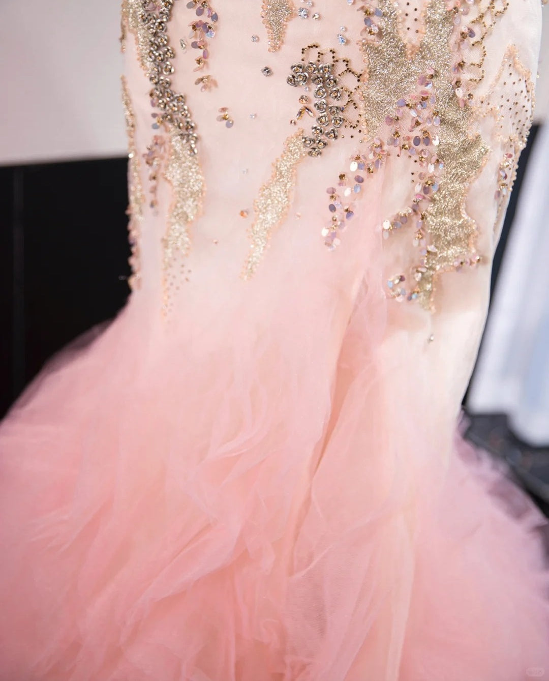 Chic Pink Tulle Mermaid Long Evening Dress Strapless Beading Prom Dress AP1042