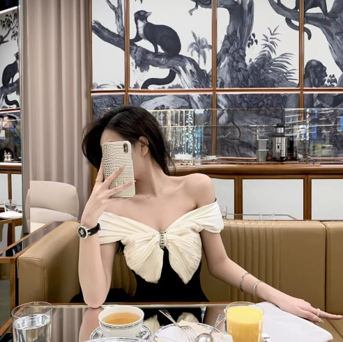 2025 New Tendency Off-Shoulder Strapless Dress Casual Everyday Wear Bodycon Short Dress AP0383