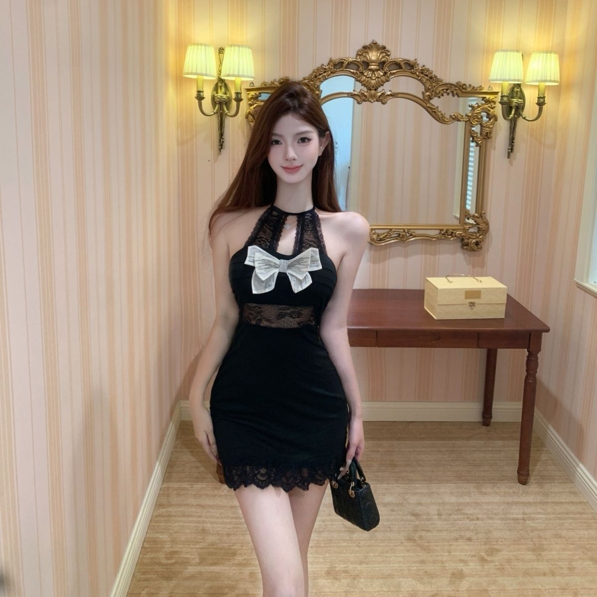 Lace Tulle Trimmed Sheath Short Dress Bow-Knot Sleeveless Alluring Halter Mini Dress AP0533