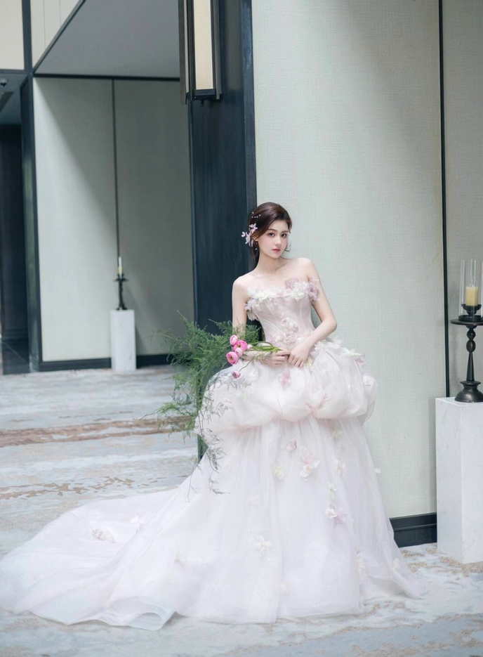 Classic Romance Off-Shoulder Cloud - Like Evening Dress 3D Floral - Embellished Prom Dress AP0777