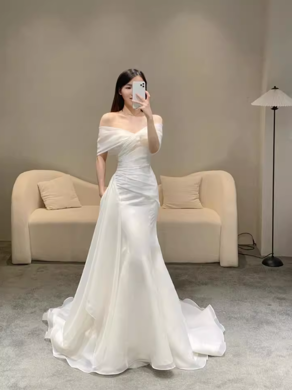 Minimalist Off-Shoulder Satin Fabric Evening Dress With Train Draped Bodice Tulle Overlay Prom Dress AP0829