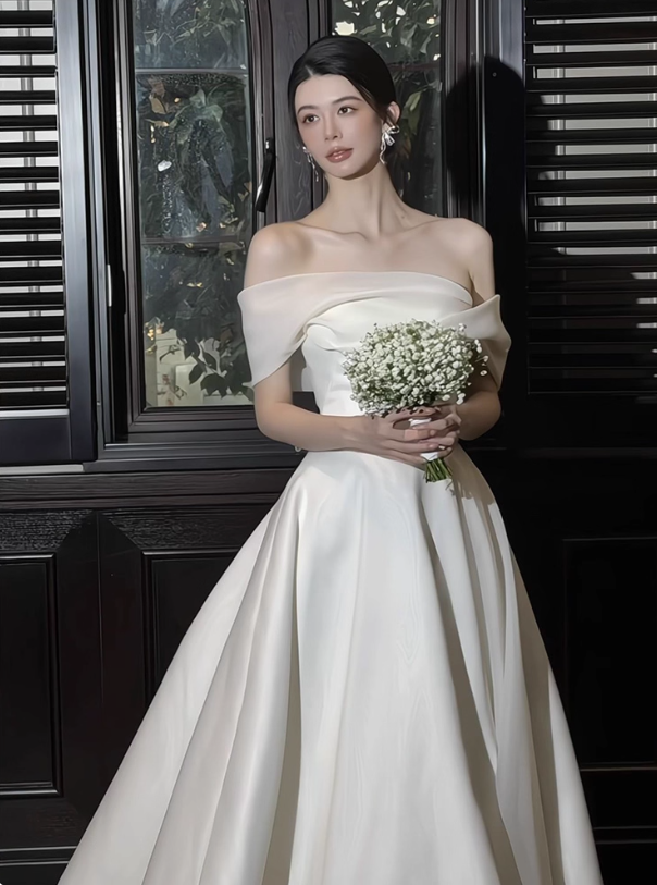 Minimalist Off-Shoulder Strapless Tulle Overlay Bridal Dress Satin Fabric Ball Gown Wedding Dress AP0848