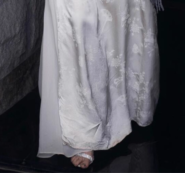 Chic Jacquard Satin Delicate Embroidery Evening Dress Strapless Tulle Splicing Prom Dress AP0854