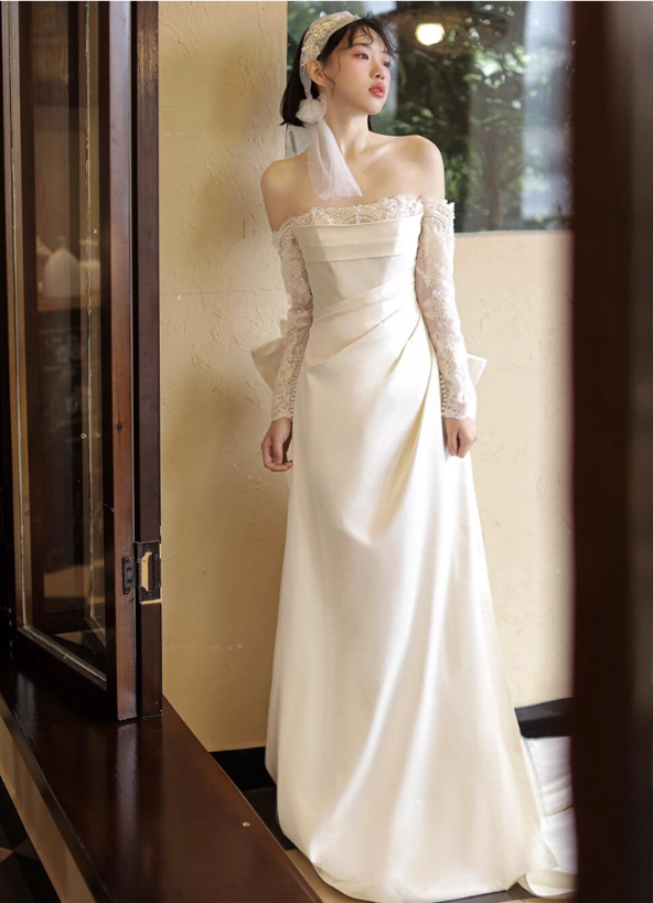 Graceful Lace Sheer Long Sleeves Evening Dress Off-Shoulder Satin Fabric Prom Dress AP0862