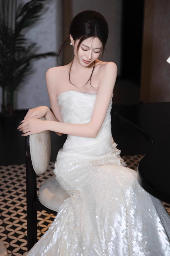 Stunning Ruffles Hem Gala Mermaid Gown Sequin Tulle Ruched Bodice Backless Prom Dress AP0863