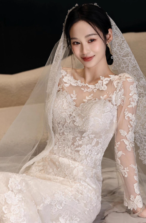 Chic Applique Lace Sleeve Ornament Bridal Mermaid Dress Strapless Floral Accent Wedding Dress AP0872