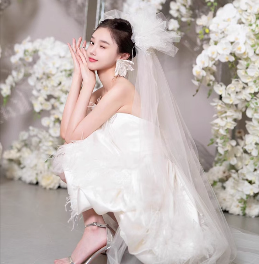 Charming Feather Accent White Satin Fabric Mini Ball Gown Strapless Cloud Bubble Homecoming Dress AP0894
