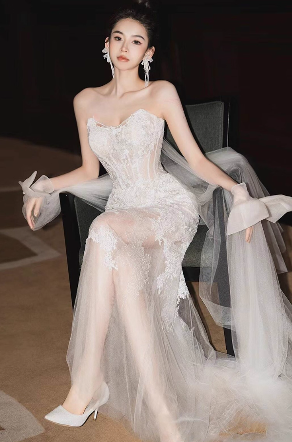 Graceful Applique Lace Open-Back Sweet 16 Maxi Dress Strapless Tulle Layered Prom Dress AP0924