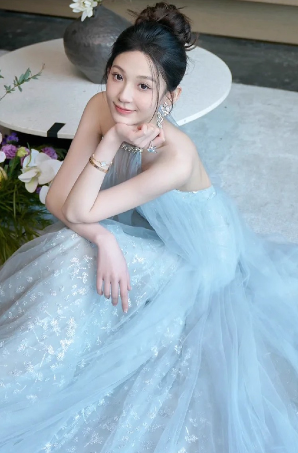 Cute Tulle Overlay Applique Lining Maxi Dress Sweet 15 Ethereal Halter Prom Dress AP0932