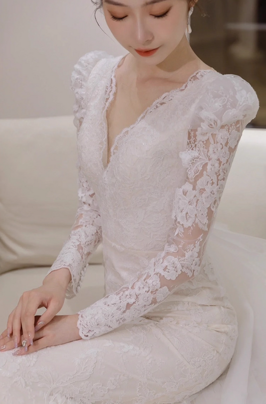 Graceful V Neck Applique Sweet 16 Dress Beaded Tulle Bow Long Sheer Lace Sleeve Prom Dress AP0946