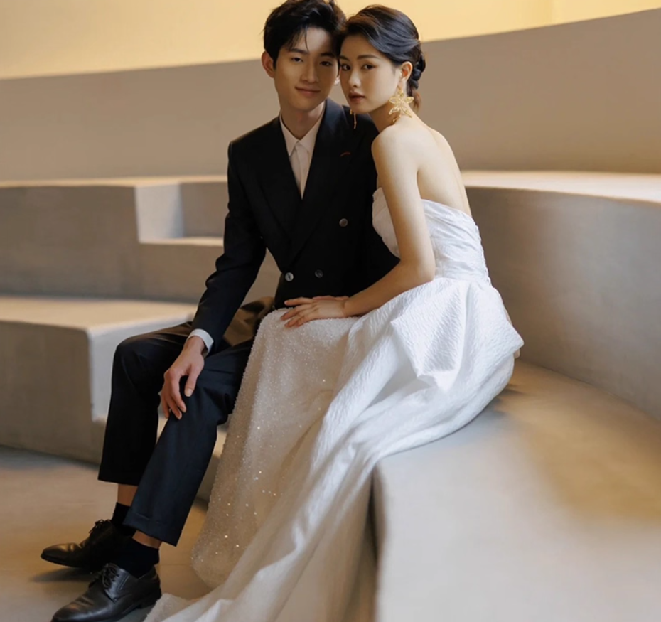 Graceful Glitter Sequins Cinched-Waist Maxi Dress Sweetheart Neck Strapless Wedding Dress AP0973