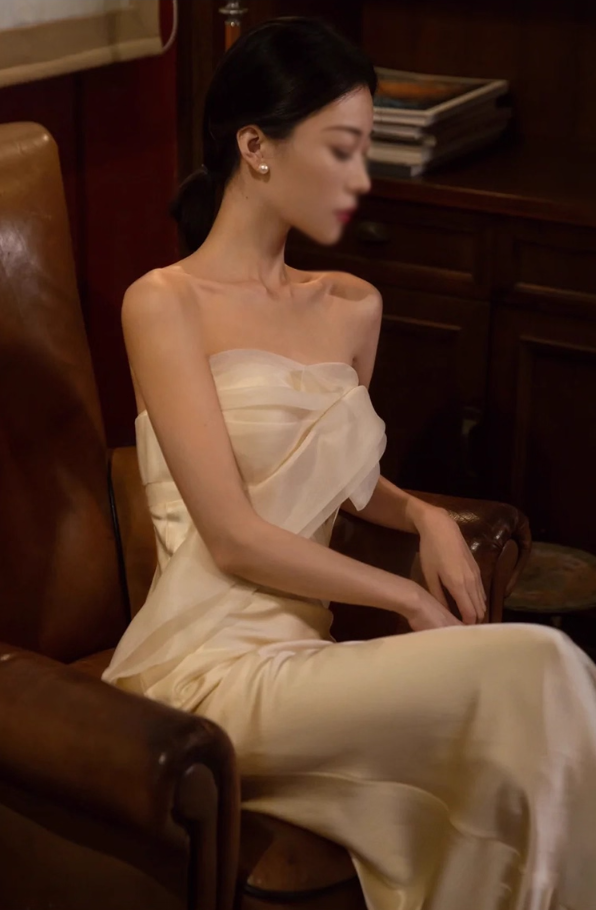 Exquisite Champagne Tulle Trimmed Satin Mermaid Dress Cinched-Waist Strapless Prom Dress AP0989