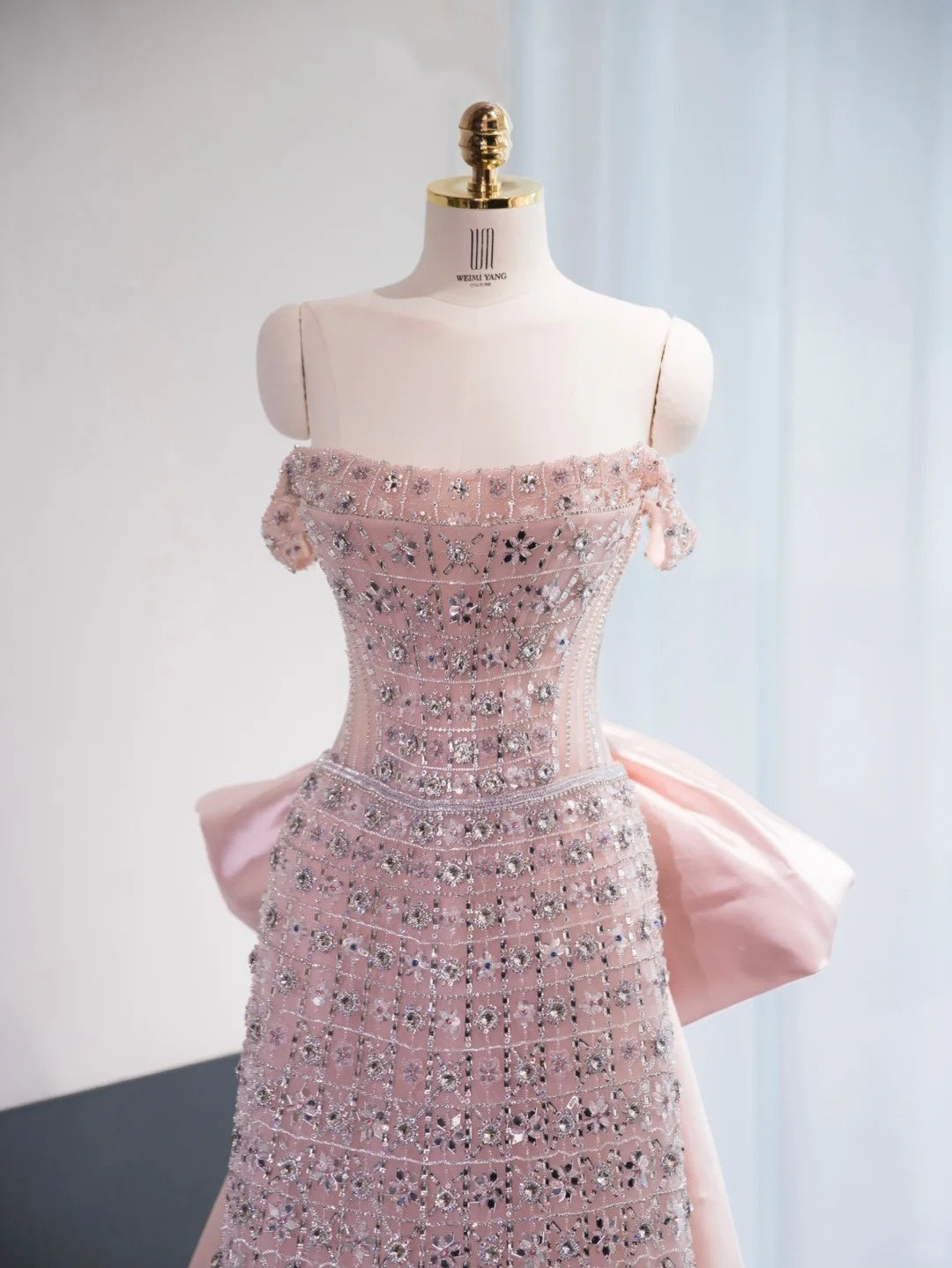 Luxurious Ribbon Bow Lustrous Beading Feast Dress A-Line Off-Shoulder Strapless Prom Dress AP1003