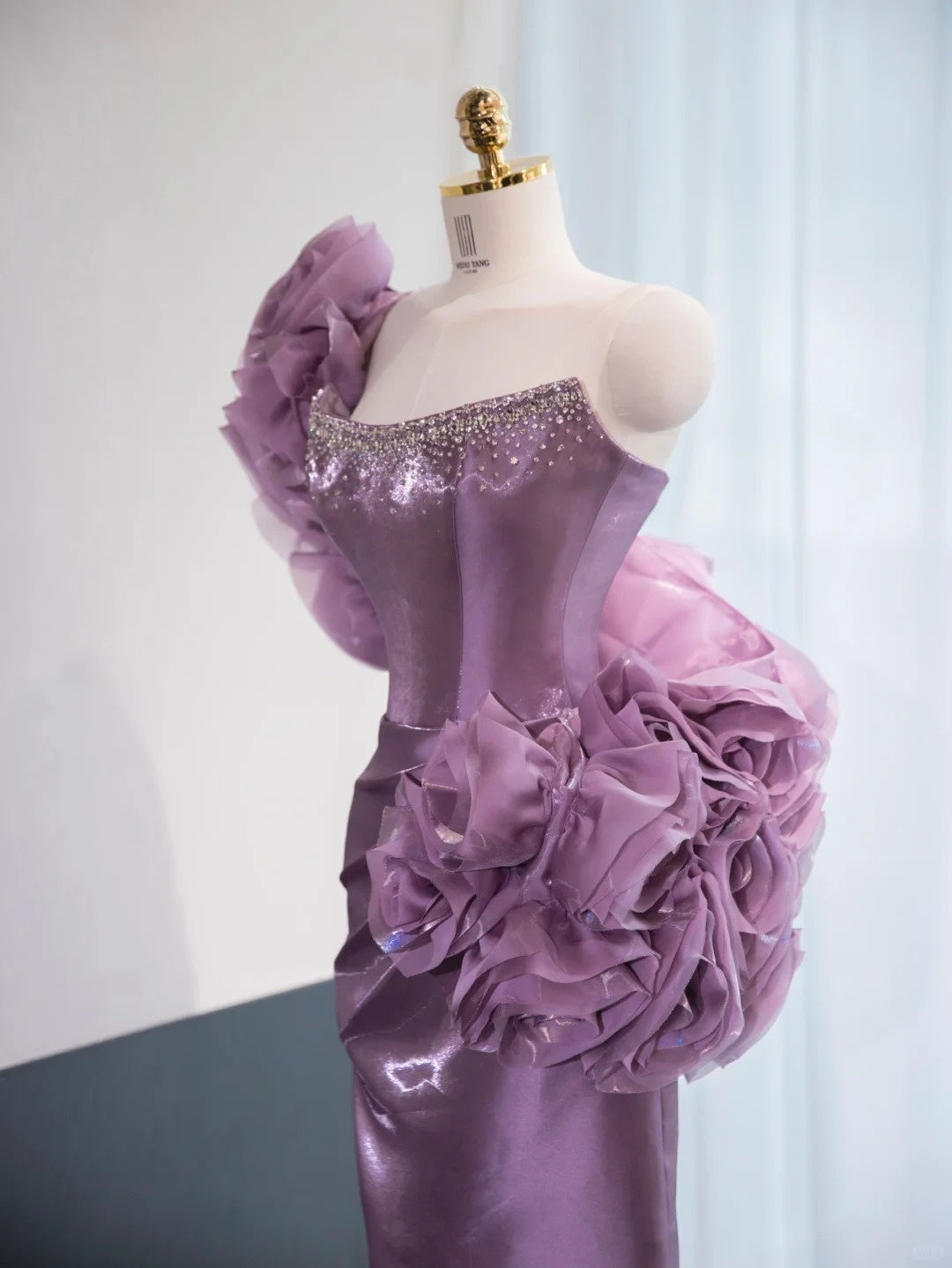 Sexy Handmade Flowers Lustrous Beading Sweet 16 Dress Sheen Fabric Strapless Prom Dress AP1006