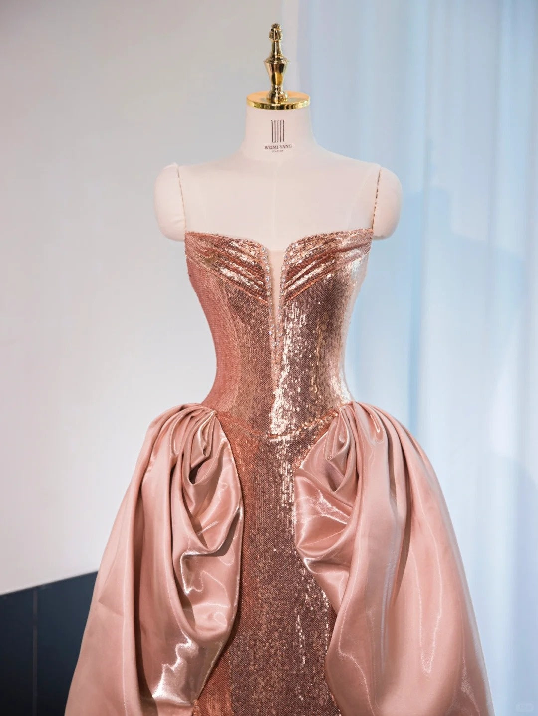 Gorgeous Satin Splicing Sequins Design Feast Dress Beading V-Neck A-Line Strapless Prom Dress AP1023