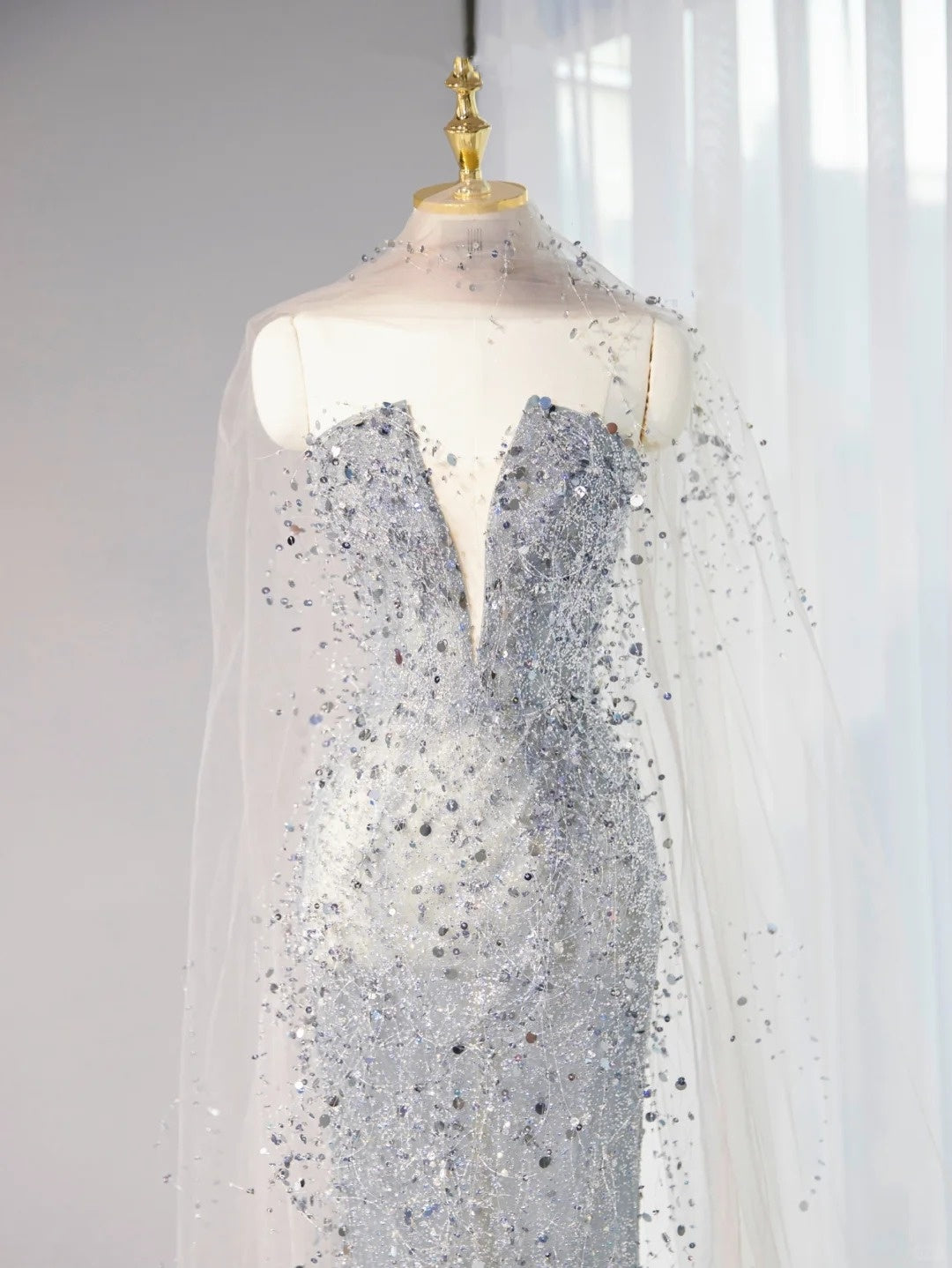 Lustrous Sequins Bodycon Mermaid Dress Tulle Stole V-Neck Strapless Prom Dress AP1035