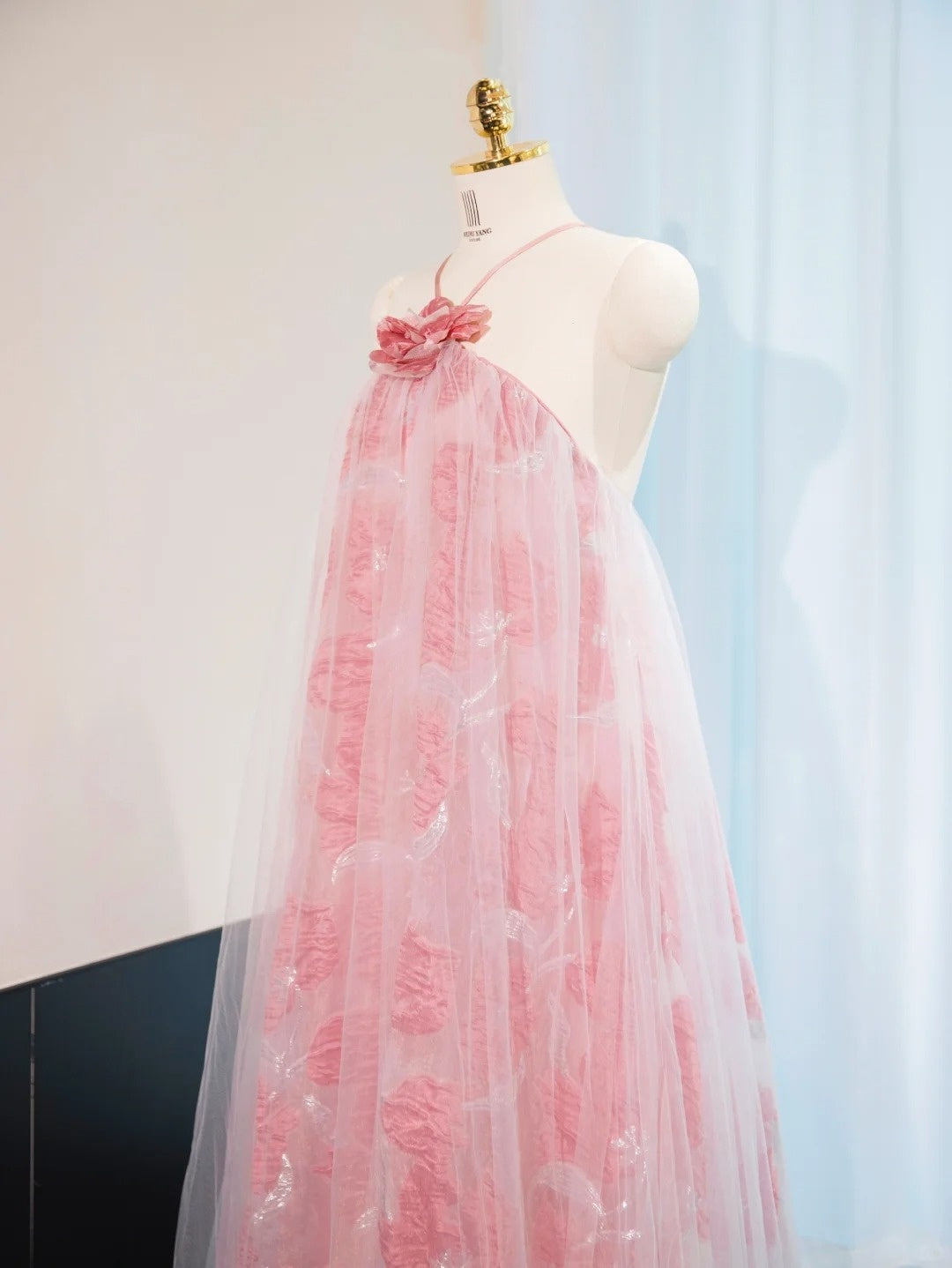 Cute Floral Design Tie-Back Halter Ceremonies Dress V-Neck Tulle Overlay Prom Dress AP1046