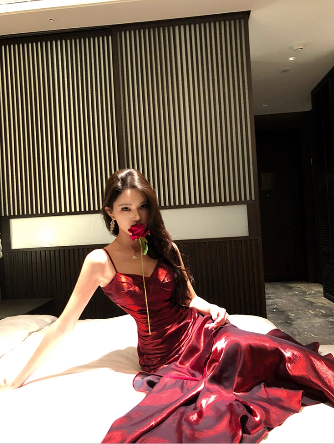 Graceful Red Flowing Feast Party Maxi Dress French Flair Spaghetti Strap Sheen Fabric Long Dress AP1272