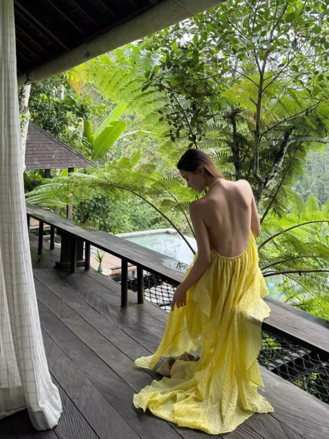 Alluring Asymmetric Neck Yellow Maxi Dress Niche High-Slit Backless Ruffles Halter Long Dress AP1314