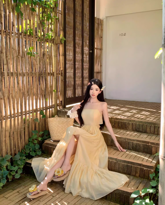 New Fashion High Slit Ruffles Hem Yellow Maxi Dress Graceful Coastal Shoots A-Line Flowy Halter Long Dress AP1373