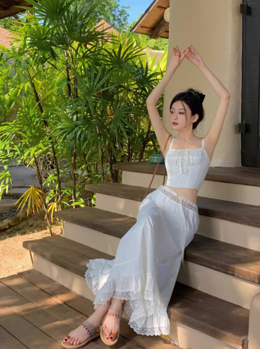 Chic Two-Piece Set Ruffles Hem Island Vacation Maxi Dress Retro Flowy Crop Top Lace-Trimmed Long Dress AP1445