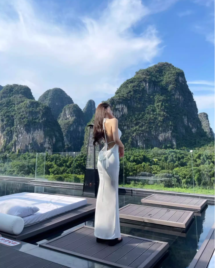 Classical White Bodycon Tie-Back Maxi Dress Chic Cowl Neck Sheath Stylish Shoots Halter Long Dress AP1466