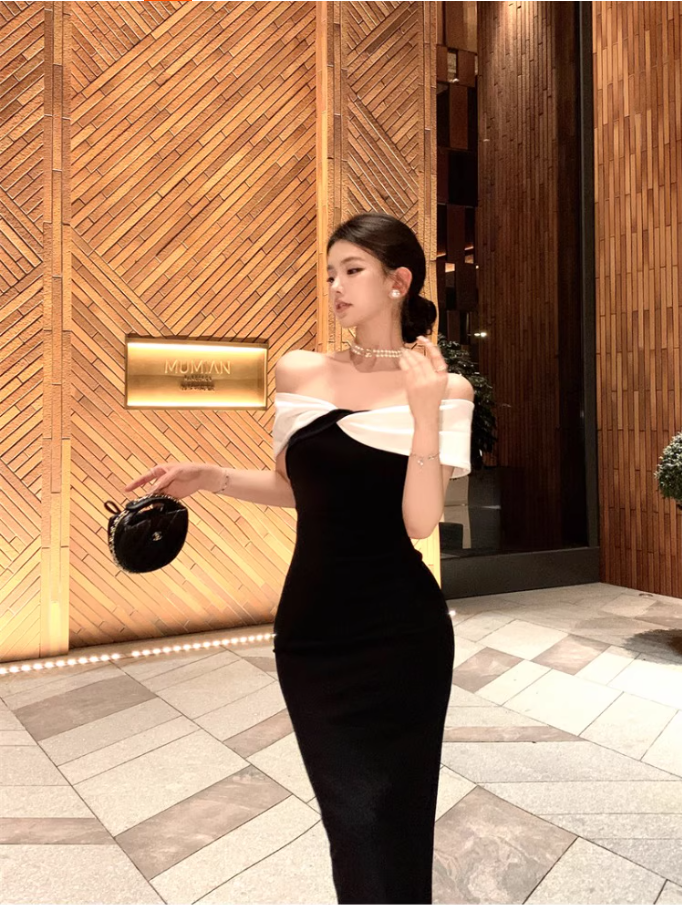 Alluring Black Sheath Mermaid Maxi Dress Sexy Stylish Shoots White Off-Shoulder Slit Long Dress AP1511