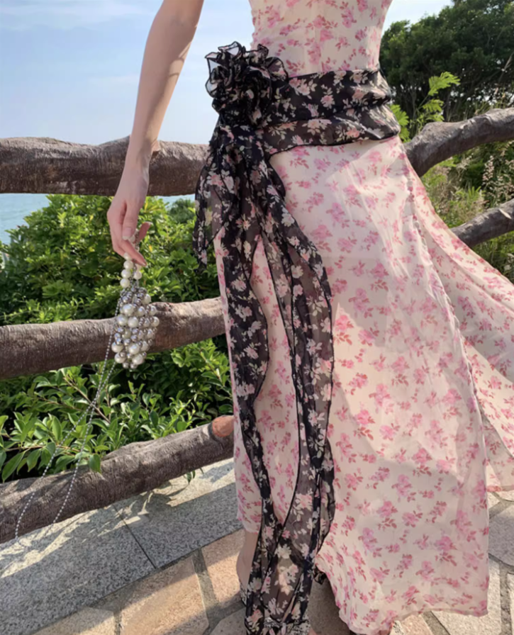 French-Inspired Pink Floral Print Spaghetti Strap Maxi Dress Chic High-Slit Flower Design Long Dress AP1539