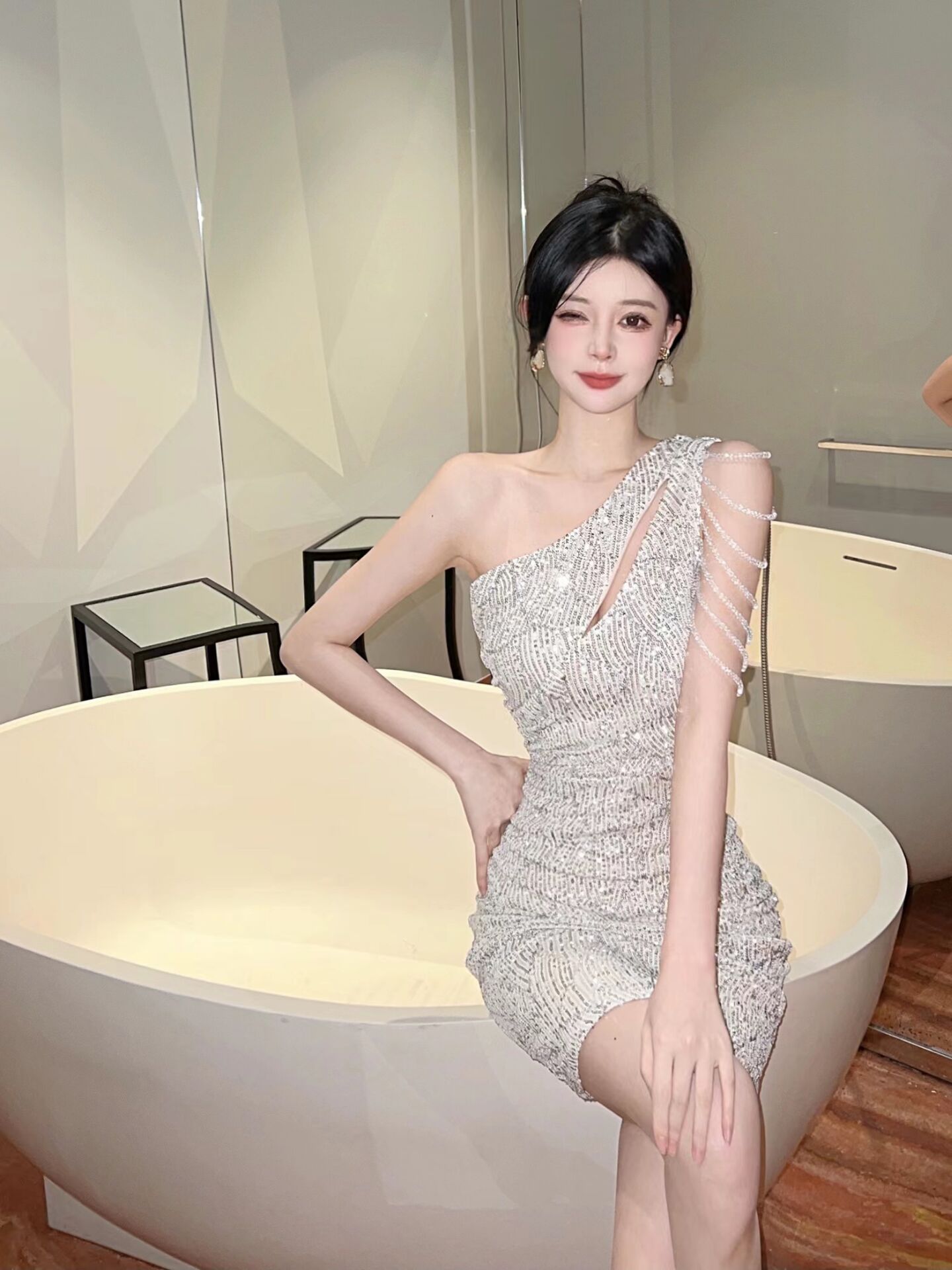 Exquisite Silver Sparkly Sequins Mini Dress Unique Beading One-Shoulder Bodycon Cutout Short Dress AP1707