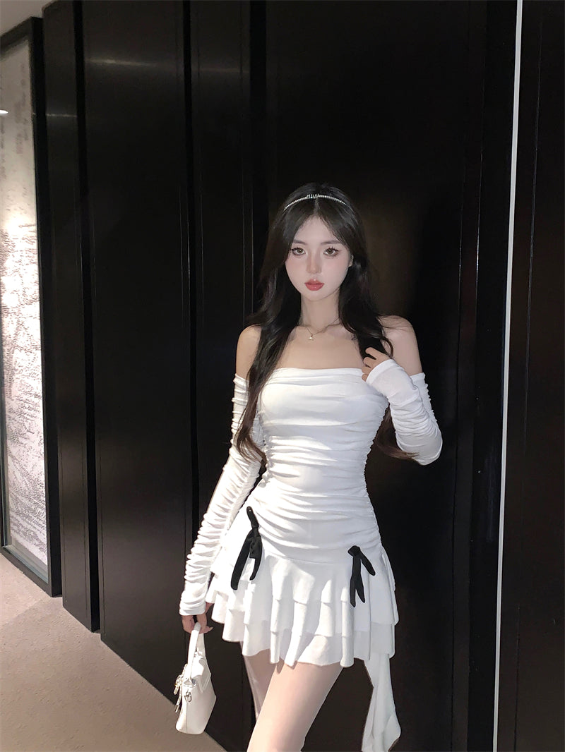 Hot Sales White Off-Shoulder Ruched Sleeve Tiered Mini Skirt Charming Black Bow Accents Short Dress AP1713