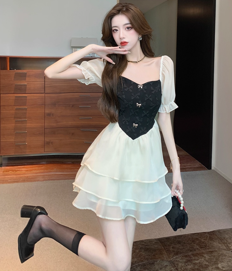 Exquisite Party-Ready Tiered Ruffles Hem Sheen Tulle Mini Skirt Gothic-Inspired Black & White Splicing Puffy Sleeve Short Dress AP1725