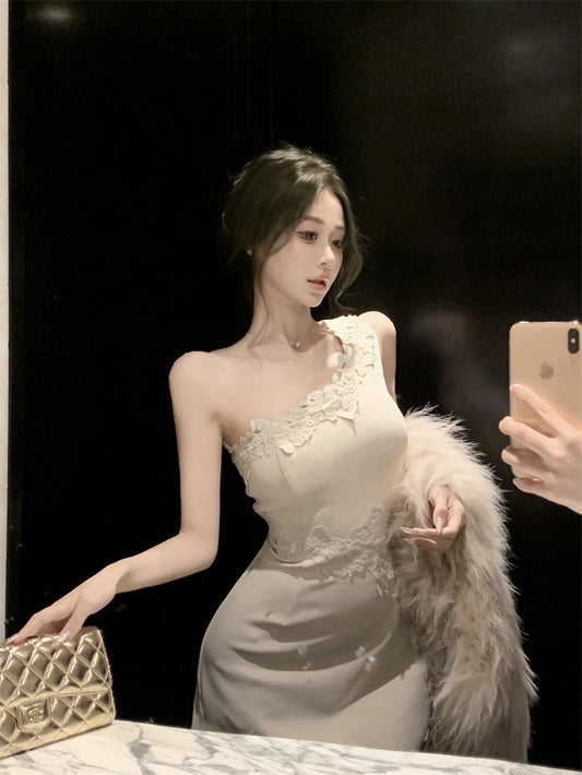 Classical White One-Shoulder Mini Dress Vintage Lace Applique Panel Detailing Bodycon Short Dress AP2016