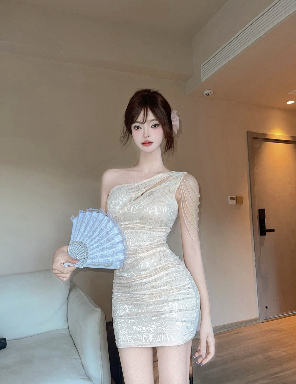 Novelty One Shoulder Beige Mini Dress Pearl Chain Floral Jacquard Evening Parties Short Dress AP2077