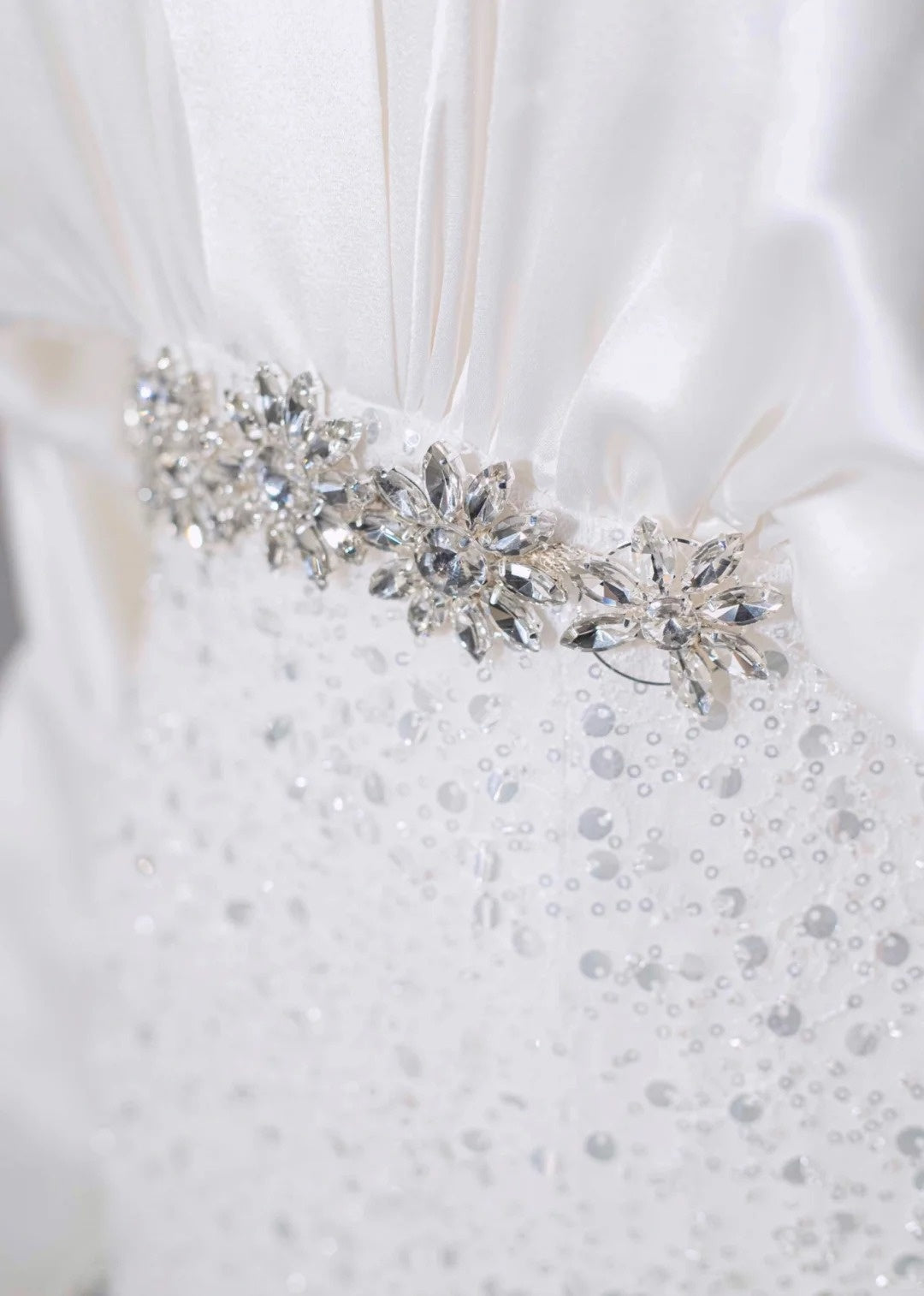 Elegant White Satin Deep V-Neck Sheath Maxi Dress Romantic Sparkling Crystal Floral Belt Long Sleeve Sequins Accent Prom Dress AP2161