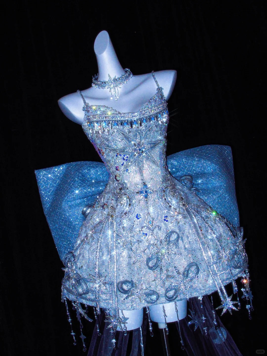 Stunning Dreamy Crystal-Embellished Spaghetti Strap Mini Dress Birthday Outfits Exquisite Giant Sparkly Bow A-Line Homecoming Dress AP2184