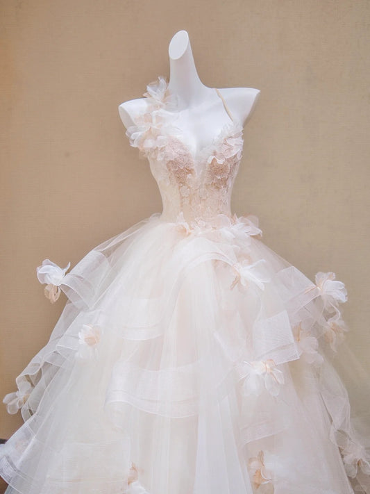 French-Inspired Handmade Flowers Trimmed Halter Bridal Dress Vintage A-Line Ruffled Cascade Tulle Hem Wedding Dress AP2191