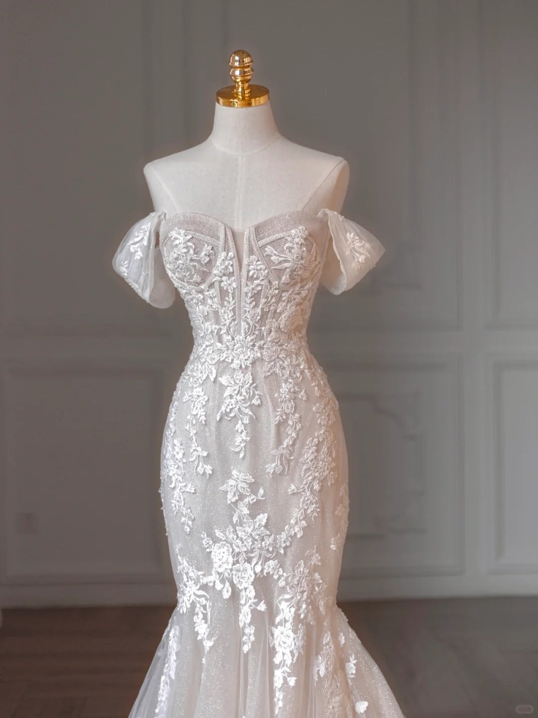 Charming Off-Shoulder Applique Mermaid Maxi Dress Dreamy Cascade Tulle Hem Beading Wedding Dress AP2205