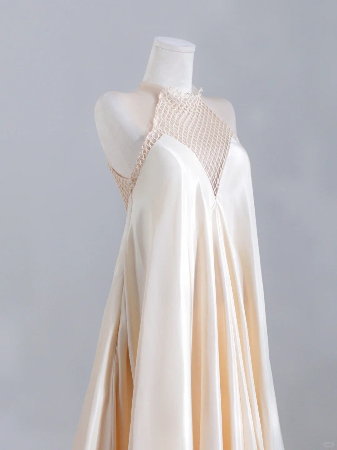 Dreamy Round Neck Mesh Trimmed A-Line Flowing Draped Prom Dress AP2240