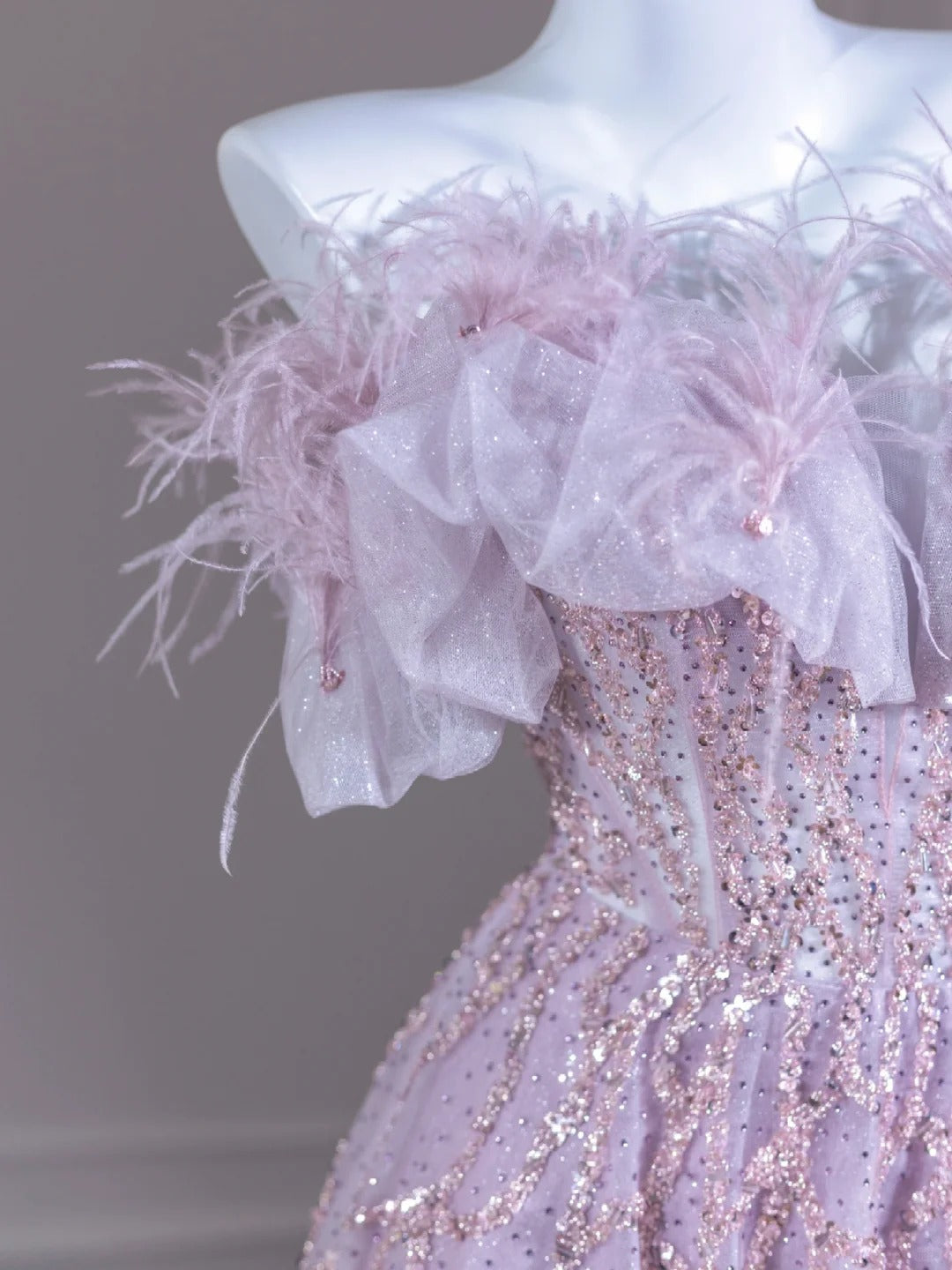 Romantic Beading A-Line Tulle Hem Feather Trim Off-Shoulder Shining Sequins Prom Dress AP2265