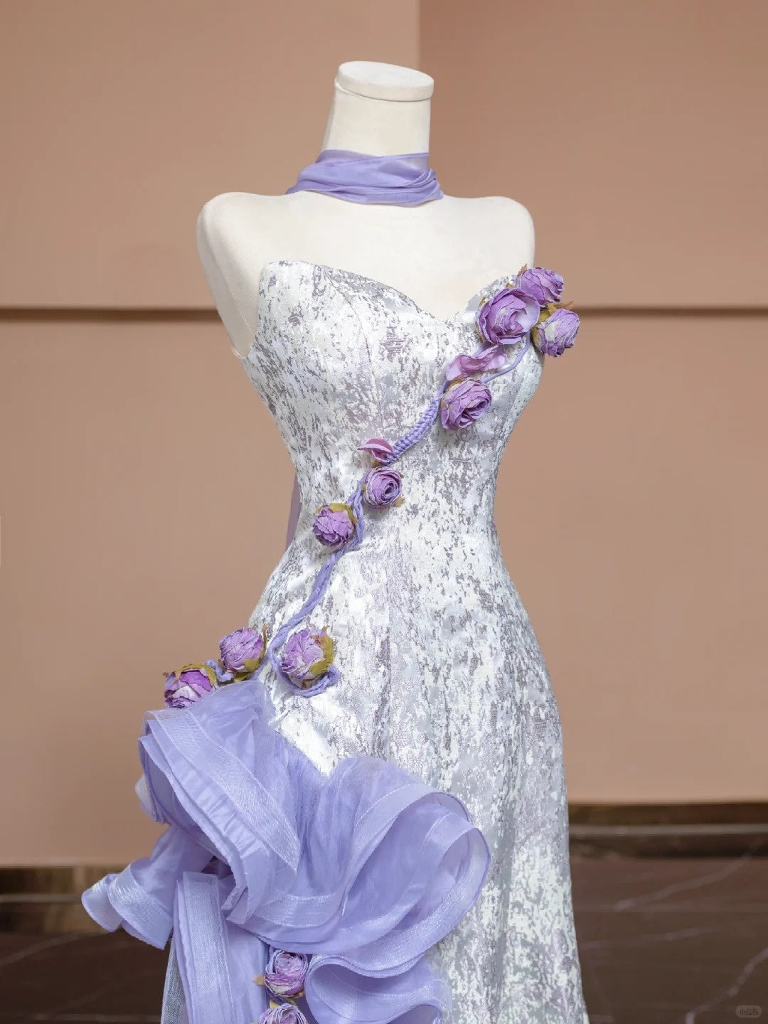 Graceful Handmade Flowers Strapless Ruffled Tulle Trim A-Line Prom Dress AP2274