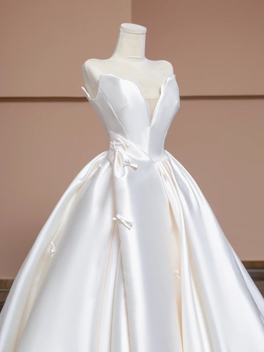 French Style Mesh Trim Strapless White Satin A-Line Bow Details Wedding Dress AP2283