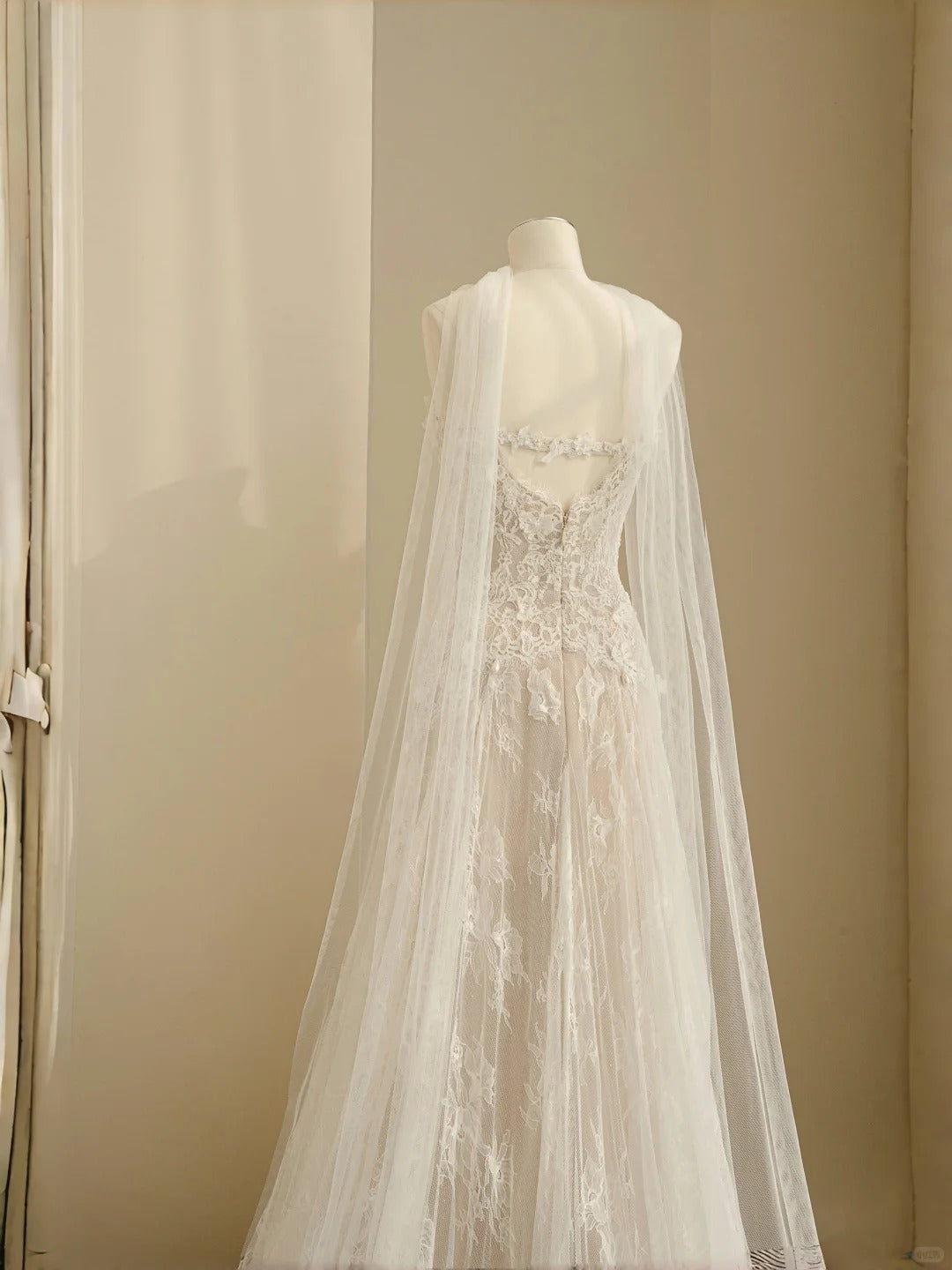 Ethereal A-Line Strapless Bridal Gowns Lace Tulle Beading Applique Wedding Dress AP2387